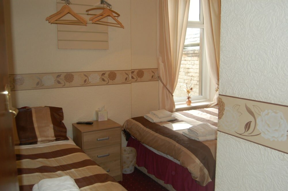 Фото The Fairview Hotel