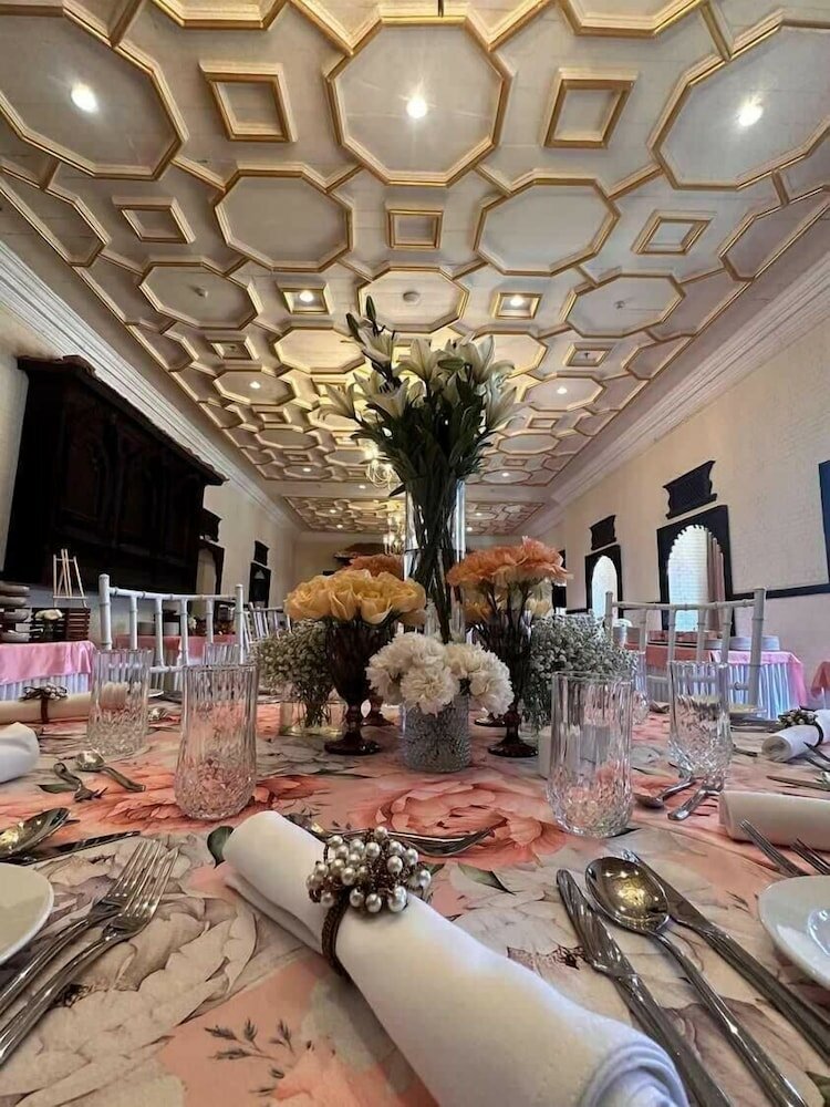 Фото Hotel Yak & Yeti