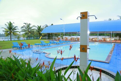 Гостиница Blue Waters Cherai