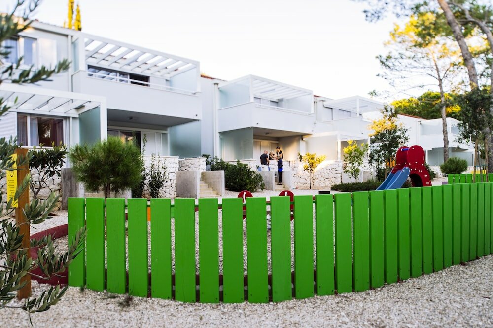 Фото Zaton Holiday Resort Apartments