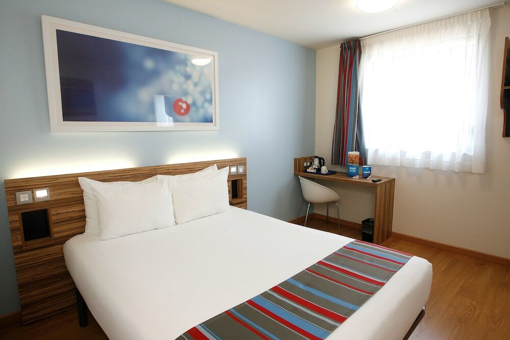 Фото Travelodge Barcelona Poblenou