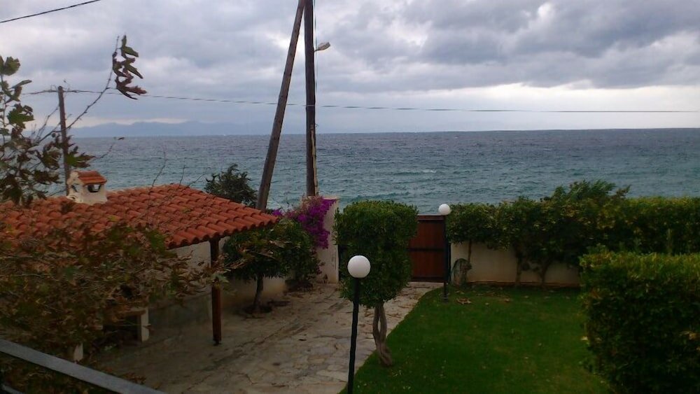 Фото Villa Anastasia Beach Front