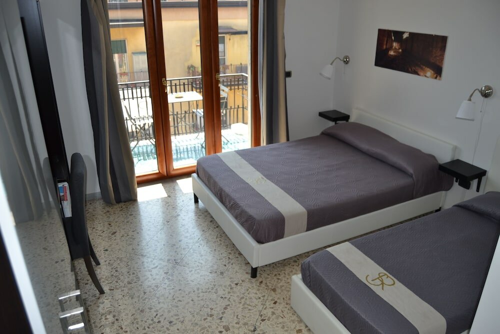 Фото Sanctuary Rooms