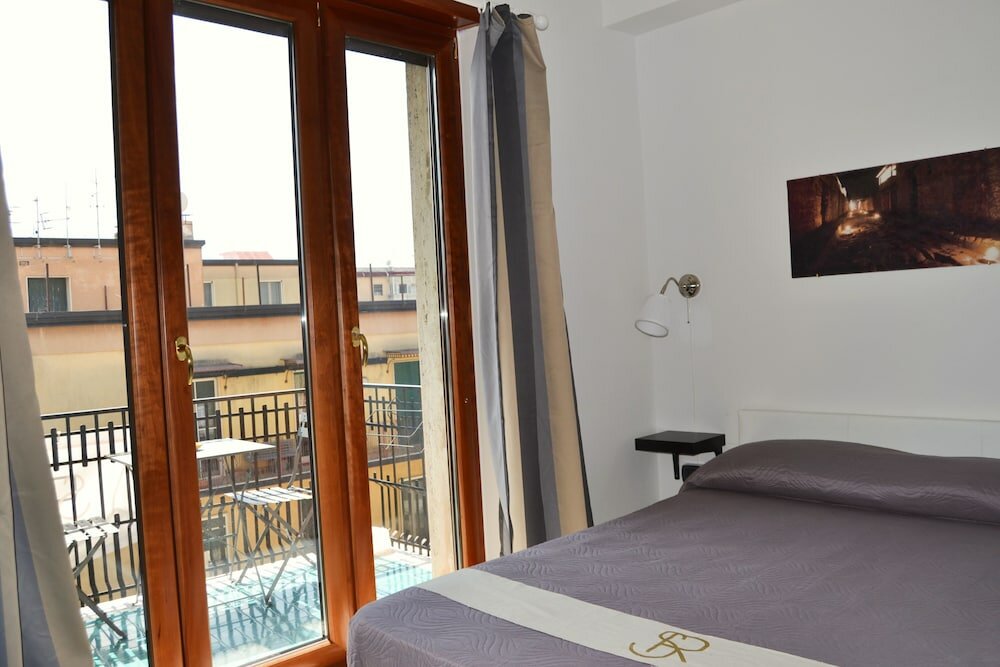 Фото Sanctuary Rooms