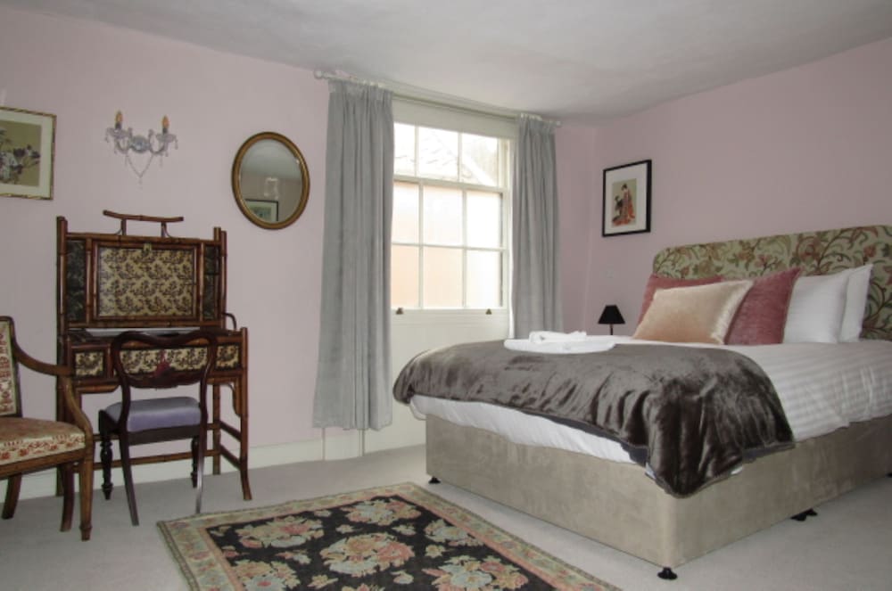 Фото The Old Vicarage