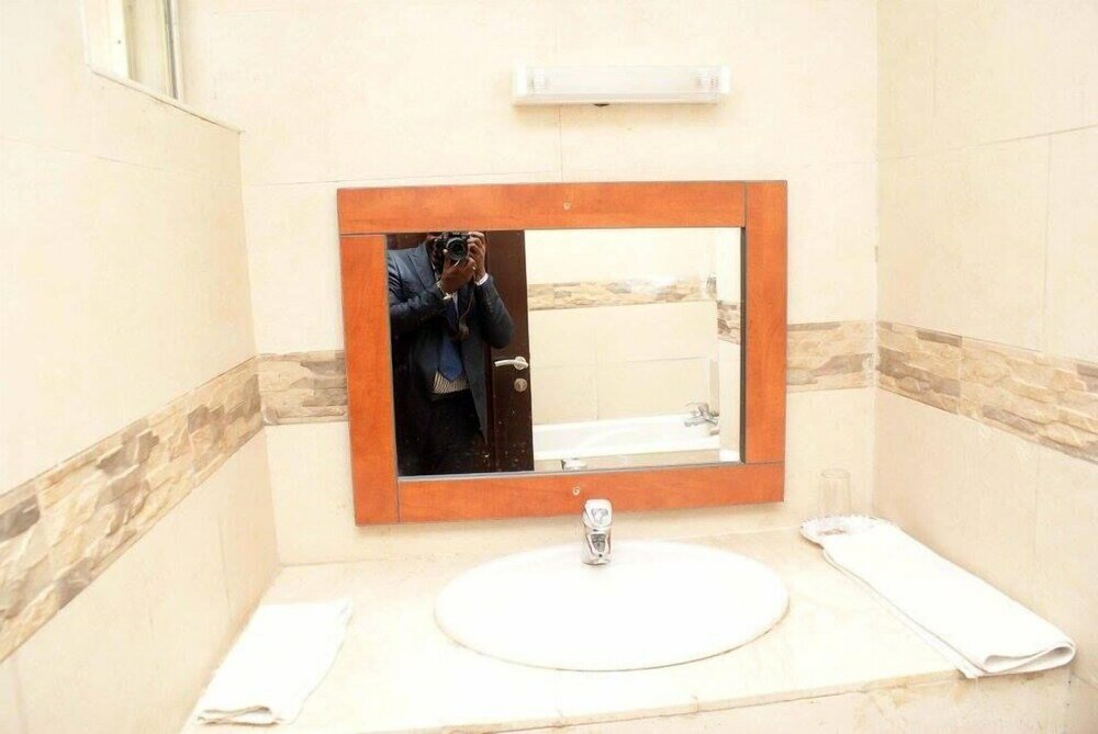 Фото Marvel Hotel Suites