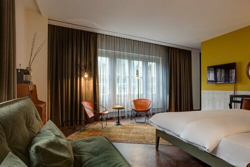 Гостиница Hotel V Nesplein в Амстердаме