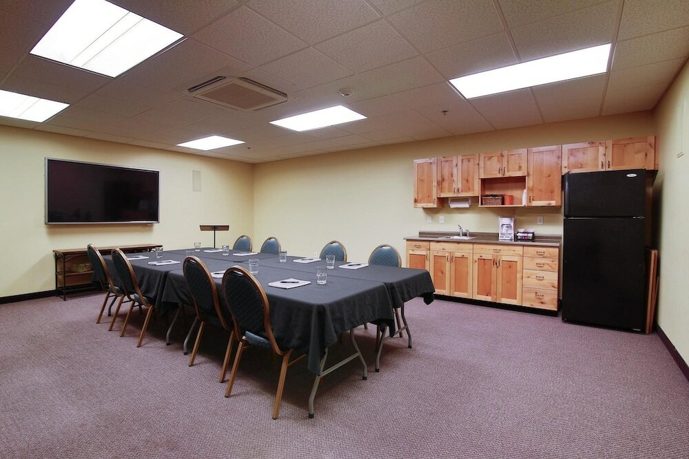 Фото Hawthorn Suites by Wyndham Minot