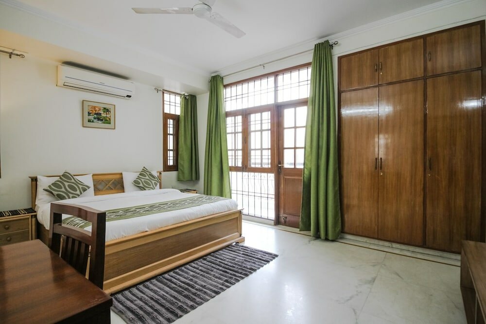 Фото Under My Roof Green Park