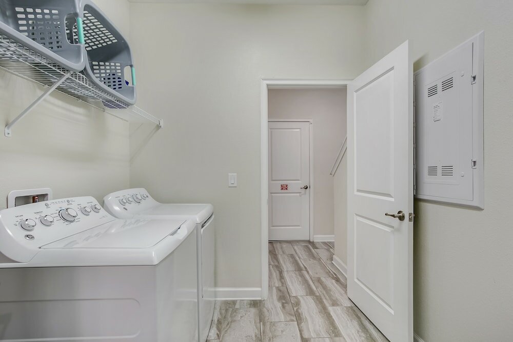 Фото 5 Bed 4 Ba Villa with Game Room, Pool & SPA