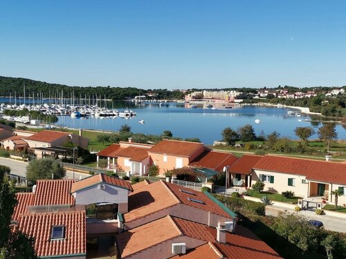 Гостиница Attractive Apartment in Banjole With Swimming Pool