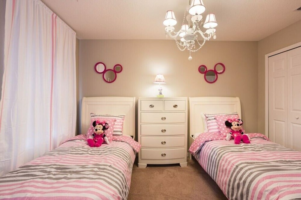 Фото Amazing 6 Bedroom House