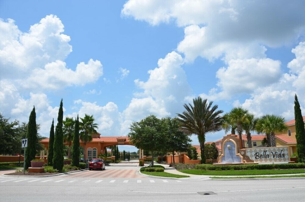 Фото Amazing 6 Bedroom House