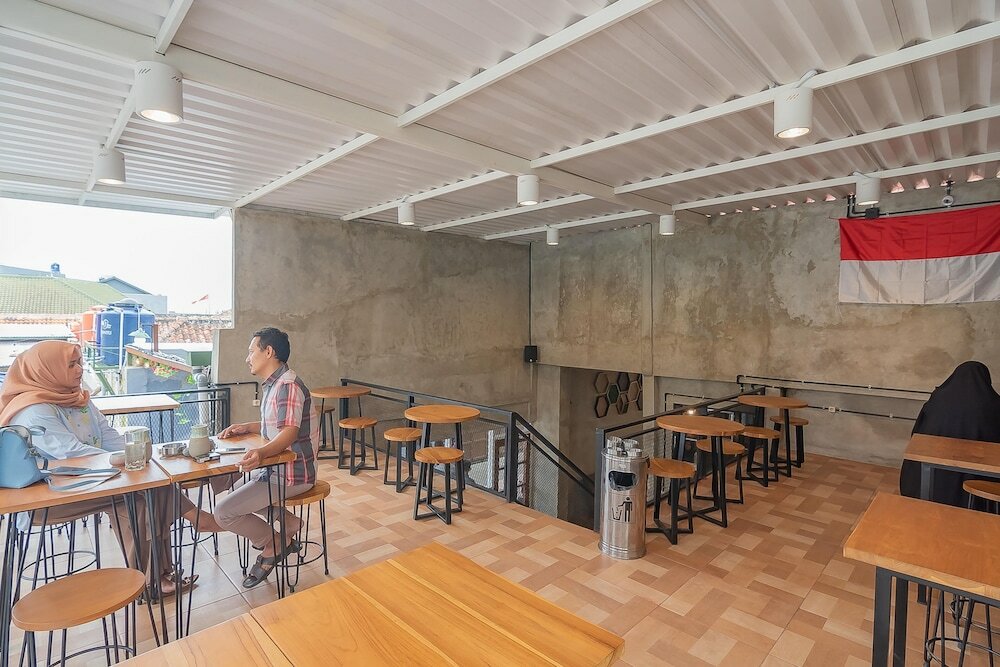 Фото RedDoorz near Alun-Alun Garut