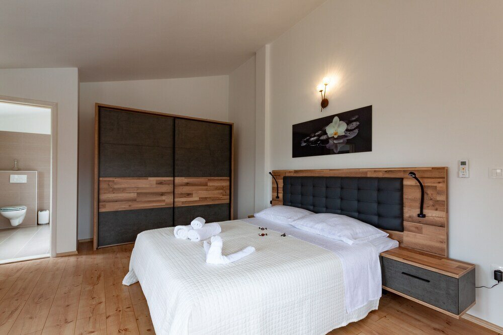 Фото Five bedroom villa Emily with pool