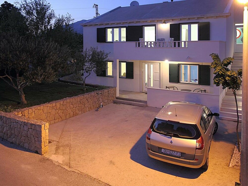 Фото Modern Apartment in Mocici With Terrace