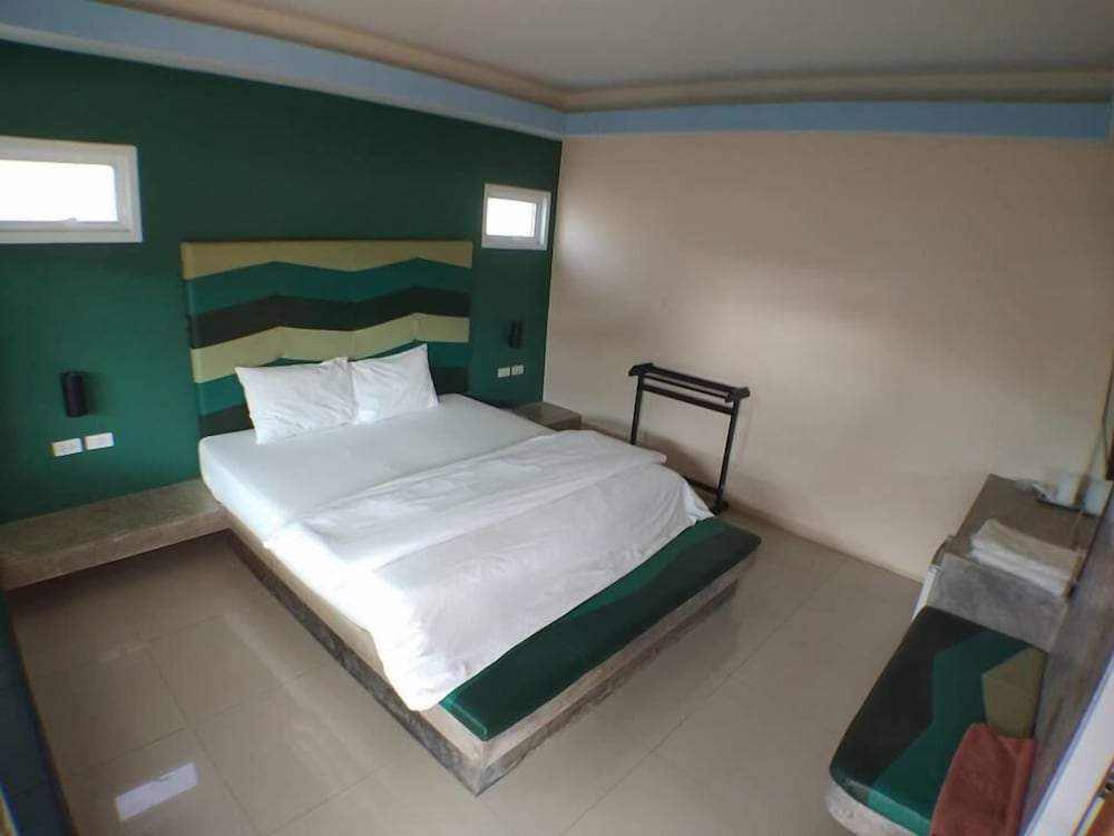 Фото Suwannaphum Trang Resort