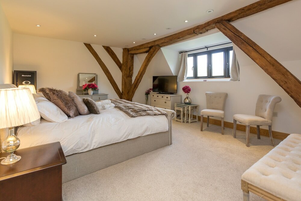 Фото The Tithe Barn