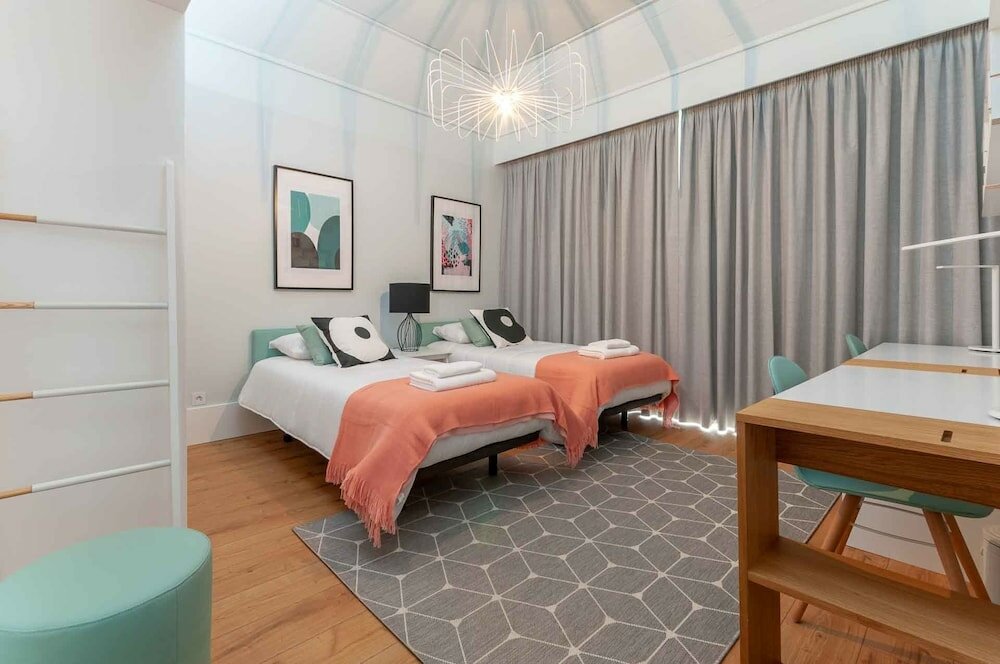 Фото Nlc Rooms & Suites