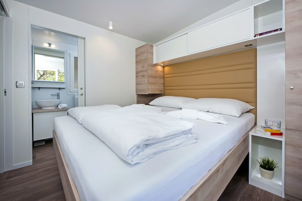 Фото Mediteran kamp Mobile Homes in Camping Puntica