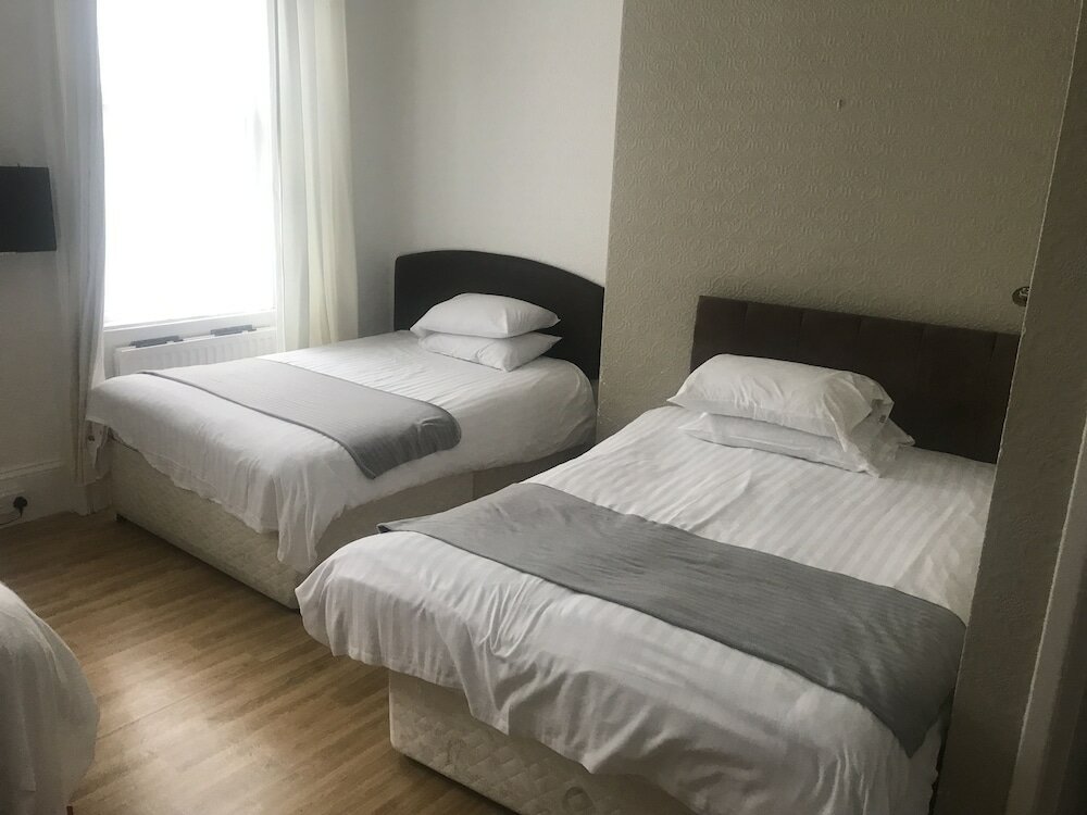 Фото Clifton House Hotel