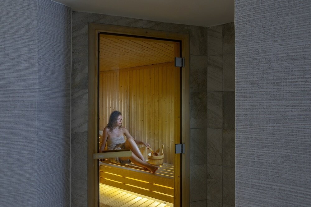 Фото Leonardo Crystal CoveHotel & Spa by the Sea