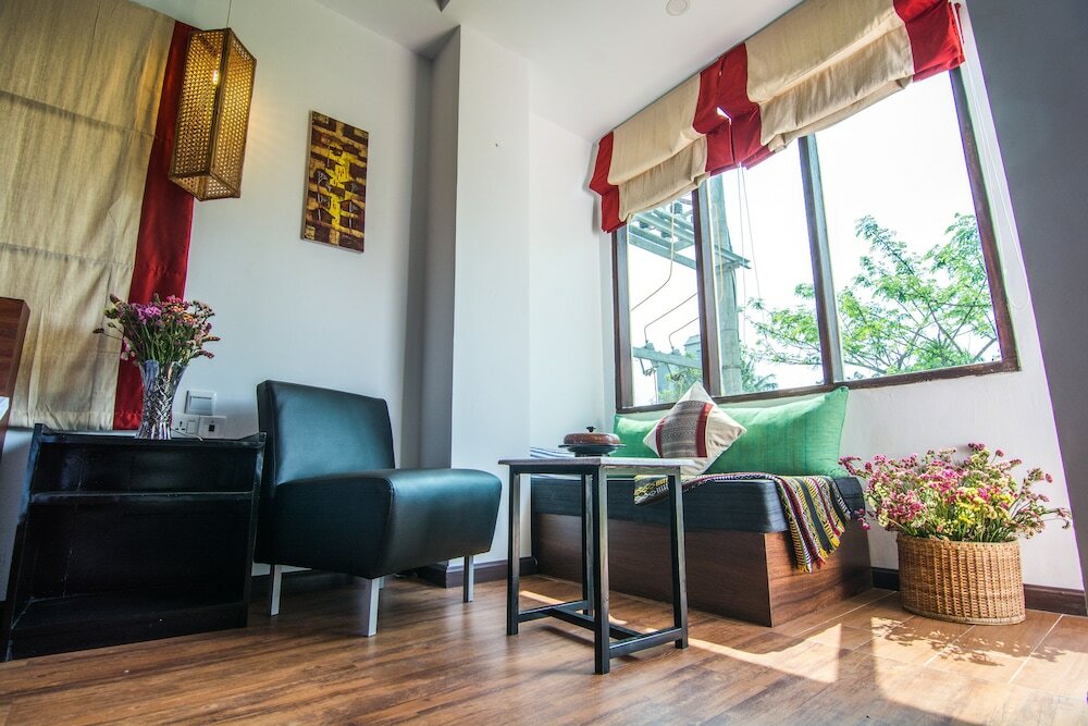 Фото Woodside Inn & Serviced Apartments