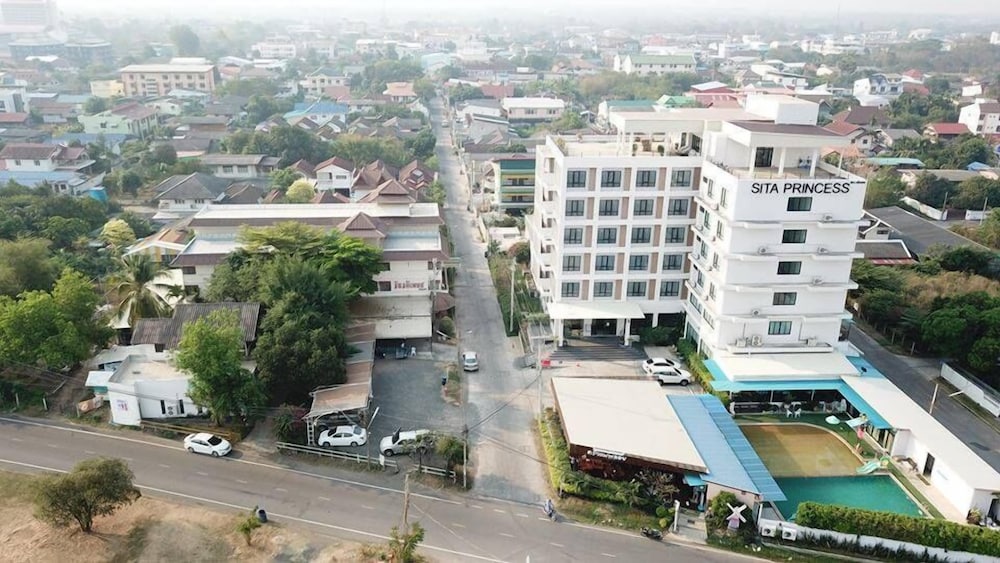 Фото отеля 2