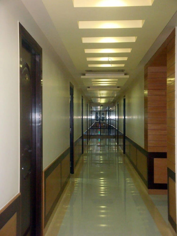 Фото Hotel Hilltop International