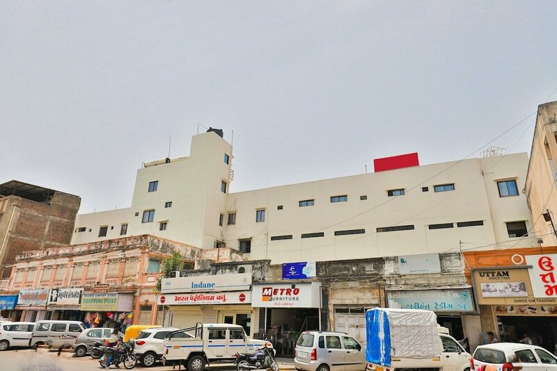 Гостиница Oyo 22551 Hotel Ssv в Джамнагаре
