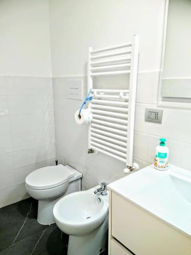 Фото Dimora Mastcarrir - Moderne camere in centro