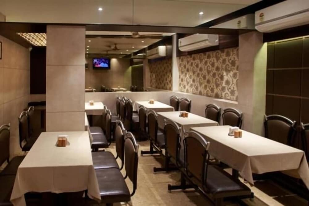 Фото Hotel Leela