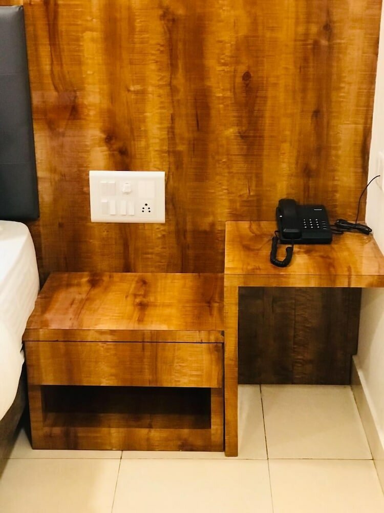 Фото Hotel Ak International Rooms