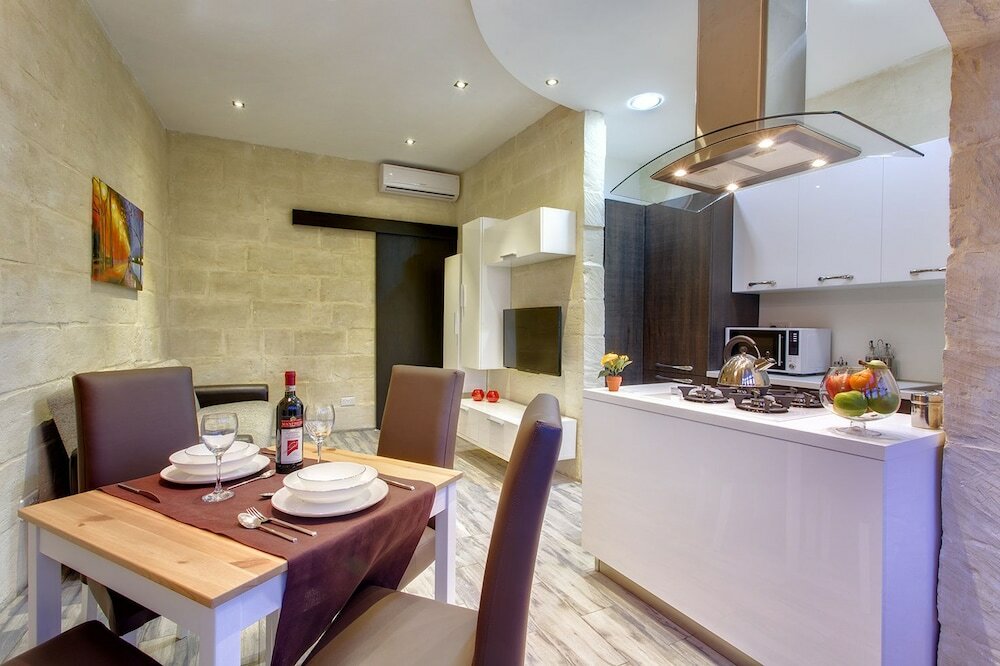 Фото Charming Seafront House In Kalkara