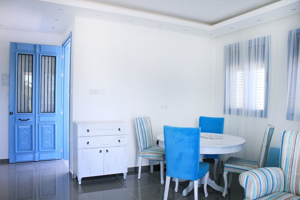 Фото Villa Townhouse by Amy Villas