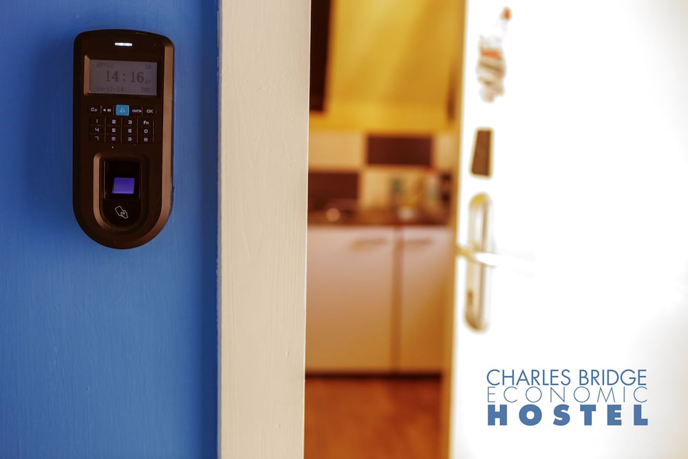 Фото Charles Bridge Hostel & Apartments