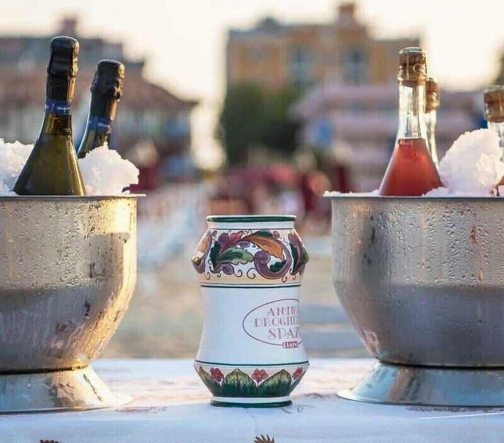 Фото Hotel Karin