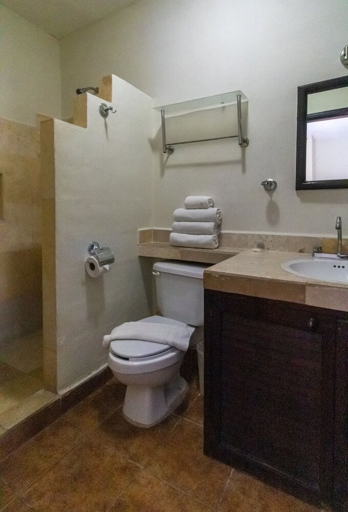 Фото Moonshine Hotel