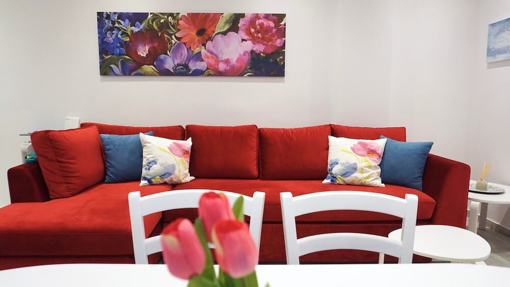 Фото Vibrant & Cozy Apt in Athens