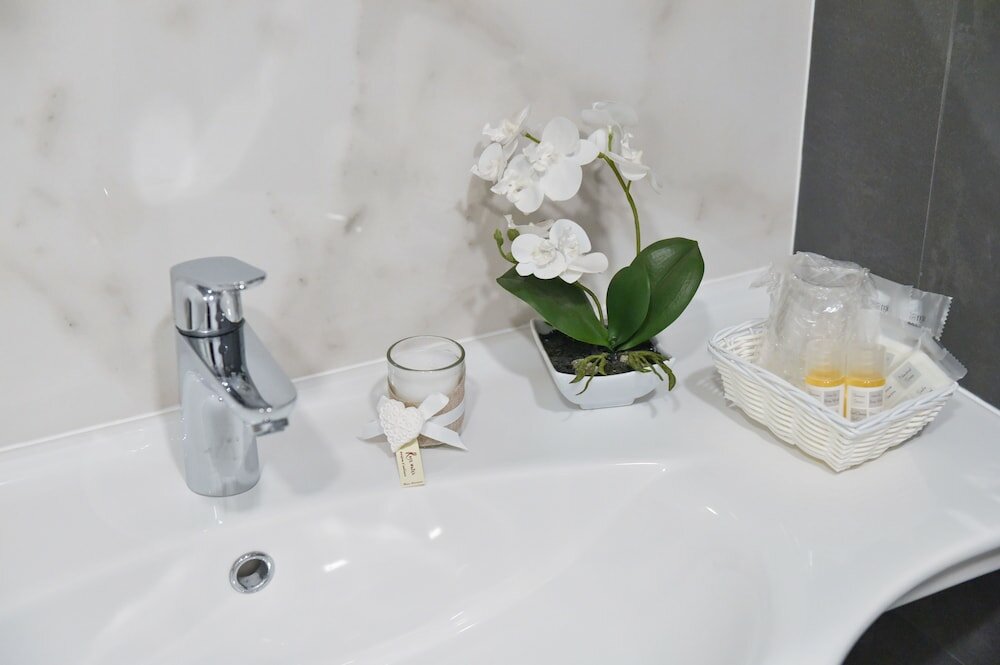 Фото Pompei Inn Ruins Luxury Suites