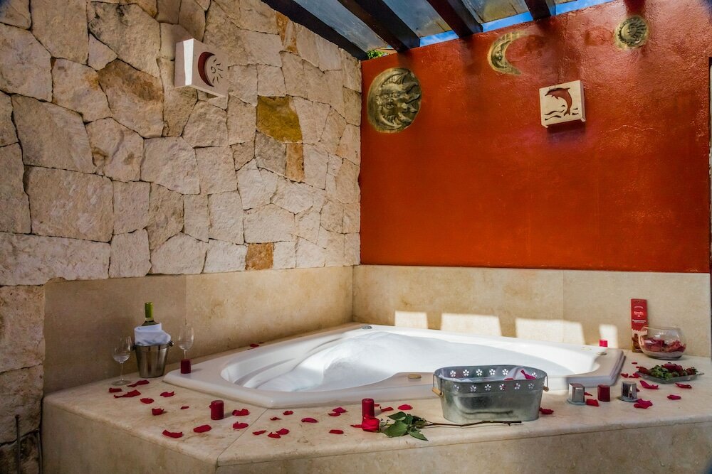 Фото Moonshine Hotel