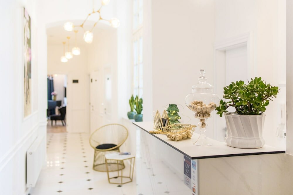 Фото Pierrot & Pierrette Apartments