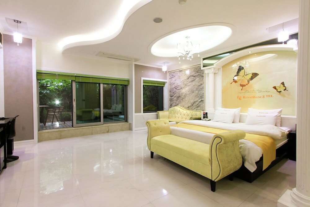 Фото Renaissance Hotel