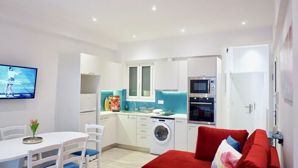 Фото Vibrant & Cozy Apt in Athens