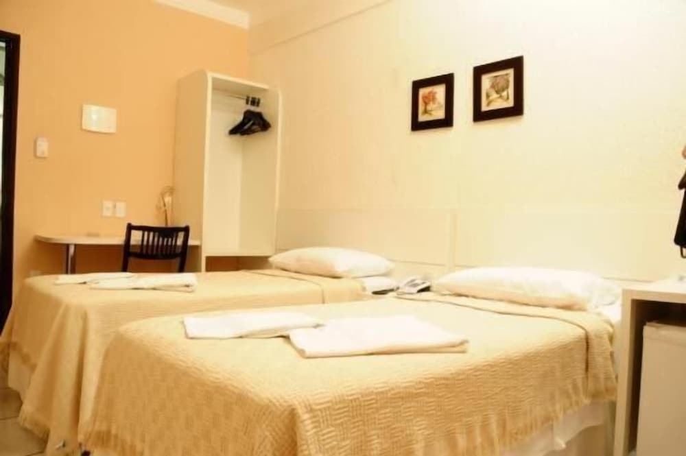 Фото Garden Hotel