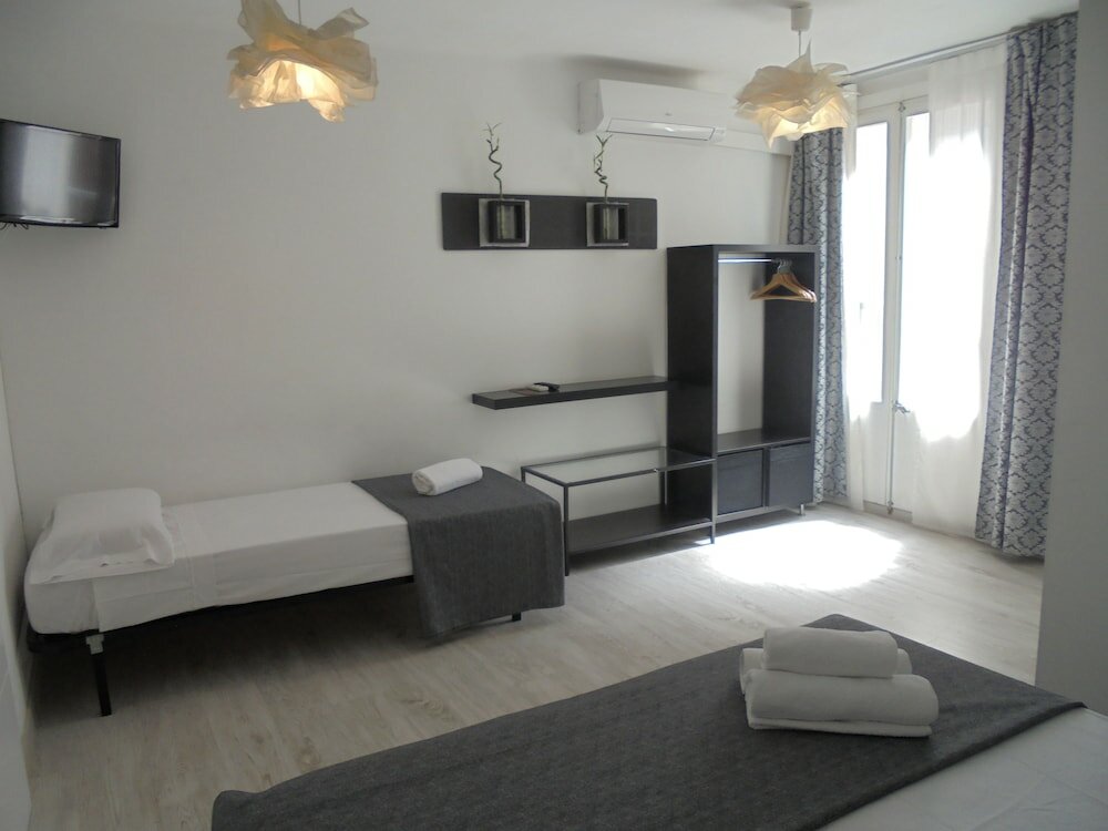 Фото Easy Sants by Bossh Hotels