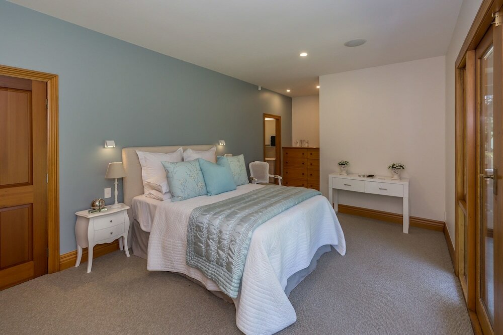 Фото Bond Estate Luxury Accommodation