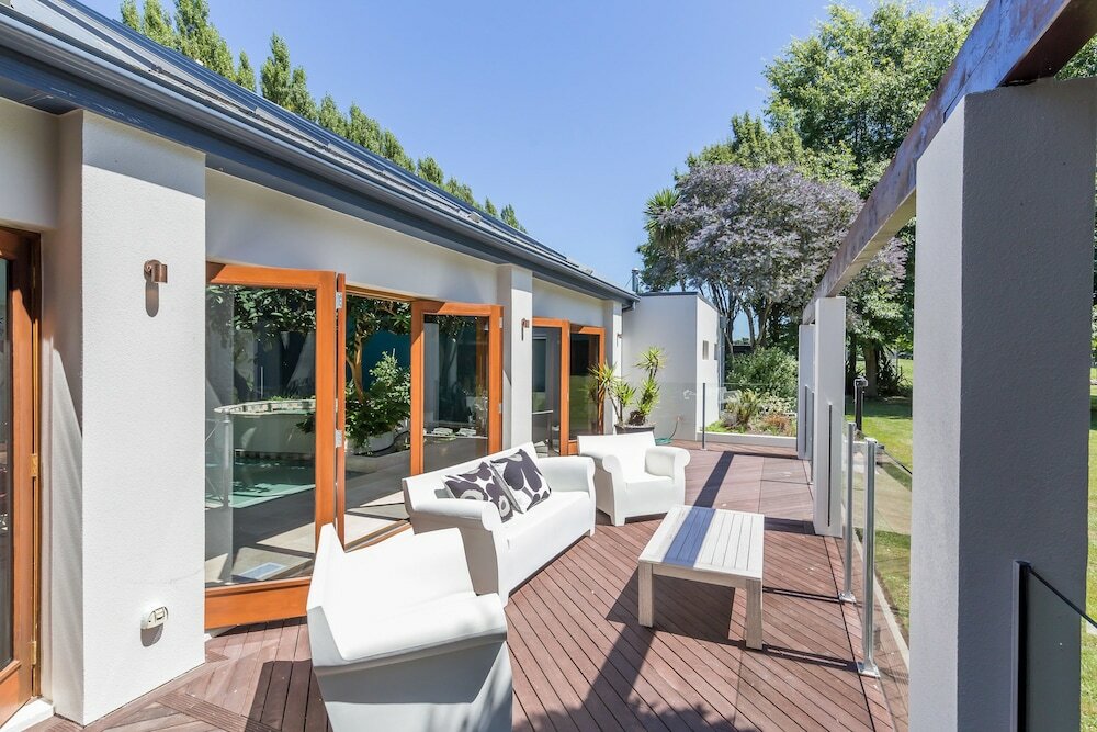 Фото Bond Estate Luxury Accommodation