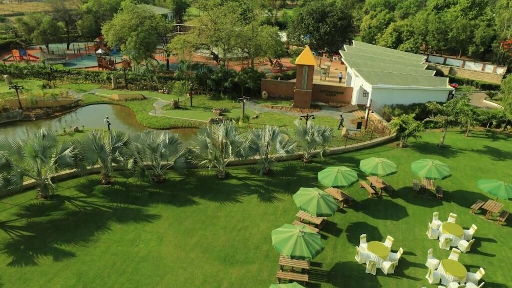 Фото Gulmohar Greens - Golf & Country Club