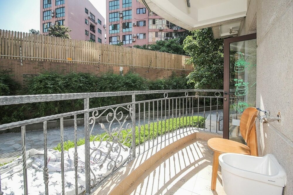 Фото Ellies Apartment Biyun Branch